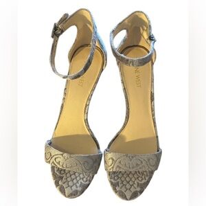 Nine West Silver Kitten Heels with Intricate Design, NWOB, 8.5